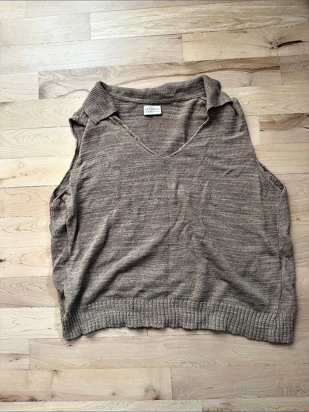 MUS & BOMBON Sleeveless V-Neck Knit Vest tank in tan Brown Size Medium